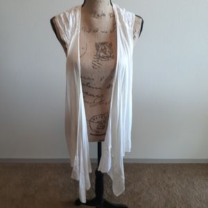 Zashi Large & Long Cream Sleeveless Cartigan